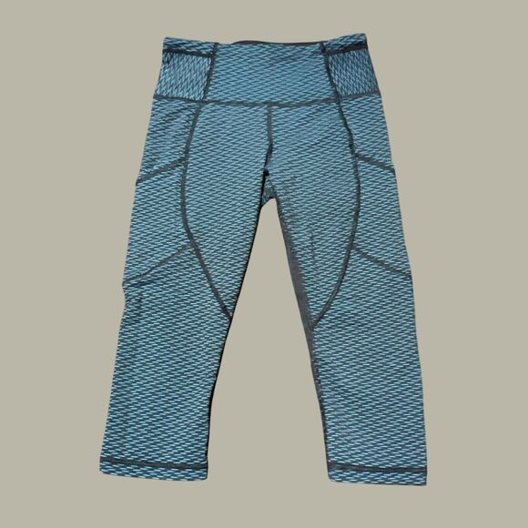 Lululemon Crop Outrun 17" Stretch Athletic Leggings Womens Size 6 - Picture 1 of 6